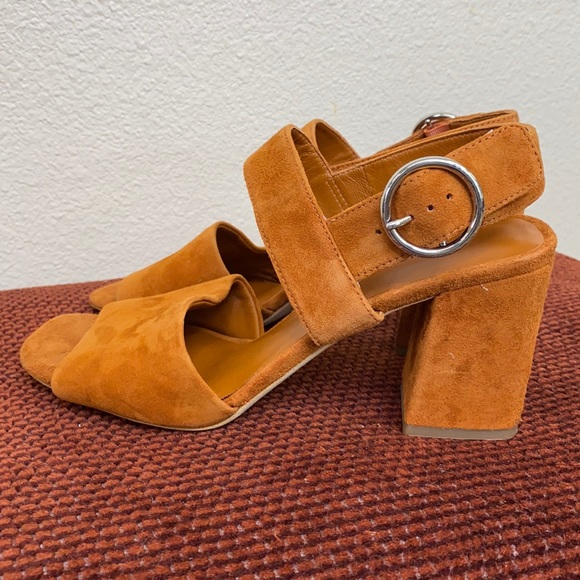 Via Spiga Evelyne Suede Block Heel Sandal NWOT 7 - Picture 1 of 10